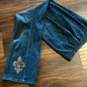 Denim jeans with rhinestones